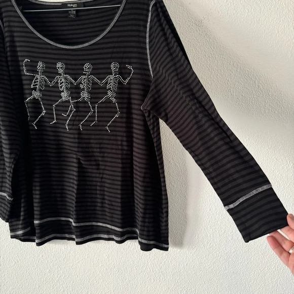 Jeweled Dancing Skeleton Striped Halloween Top Festive Cozy 1X - Picture 3 of 11
